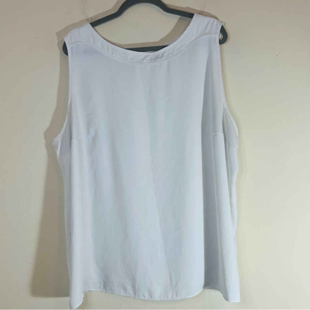 LOFT Sleeveless Blouse Sz 20/22 White Tank Top Button Back Normcore Basic